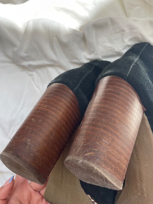 Ghete piele intoarsa cu toc Tommy Hilfiger