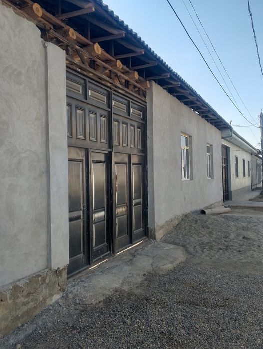 Besh bola uy sotiladi