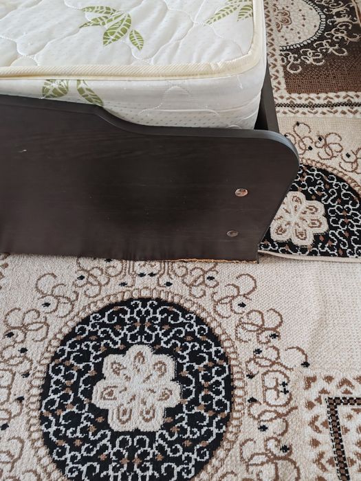 Продам кровать. Двухспальную.