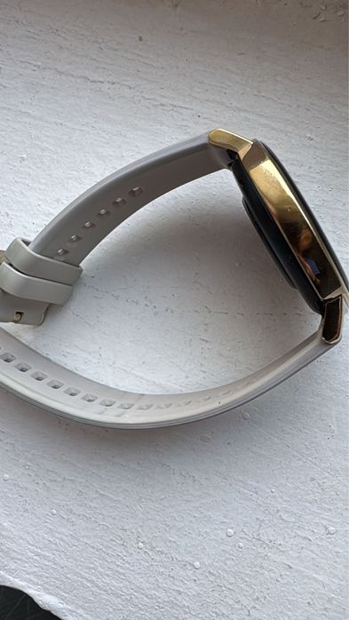 Vând  smartwatch-uri  Huawei GT2 si GT2 PRO