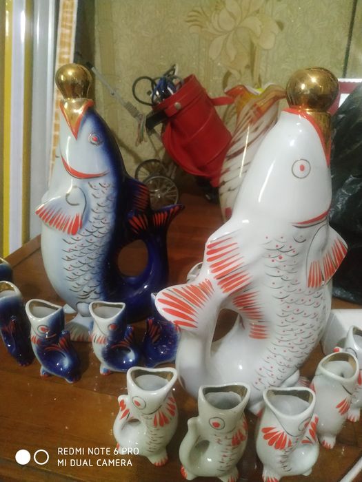 Продаётся цветное стекло , хрусталь ваза