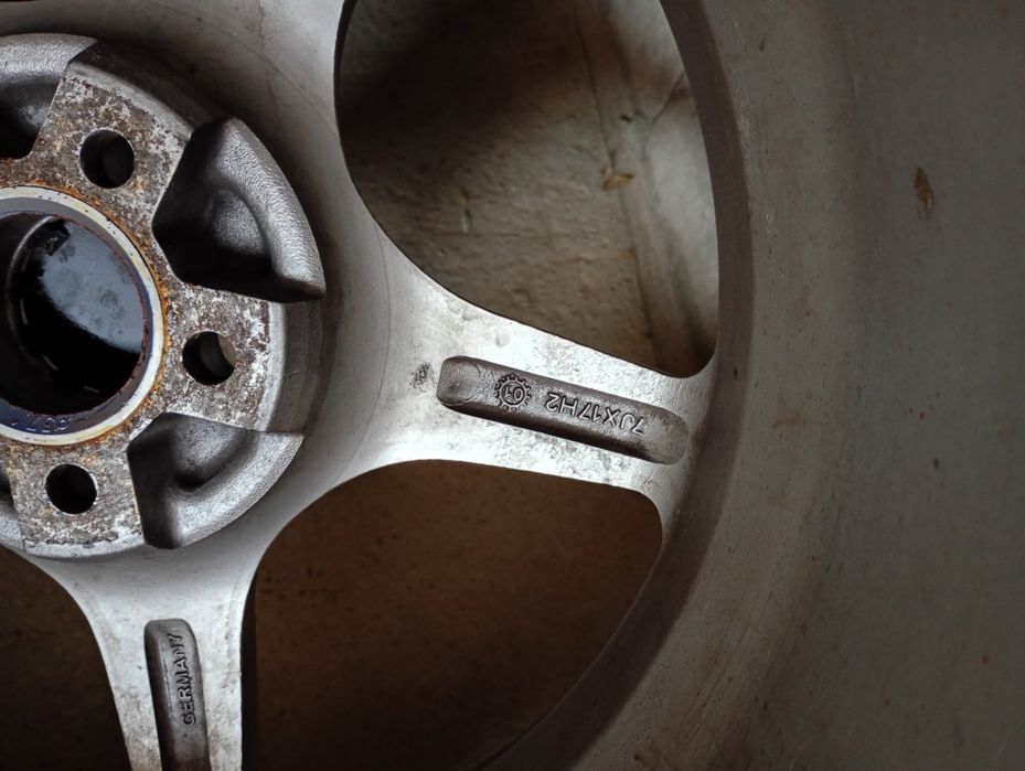 Vând jenti de  w golf!