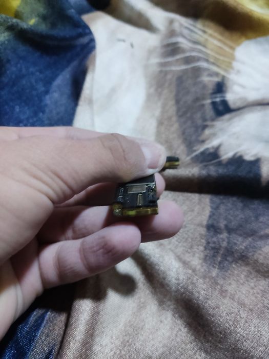 Vând placa de baza iPhone. 13