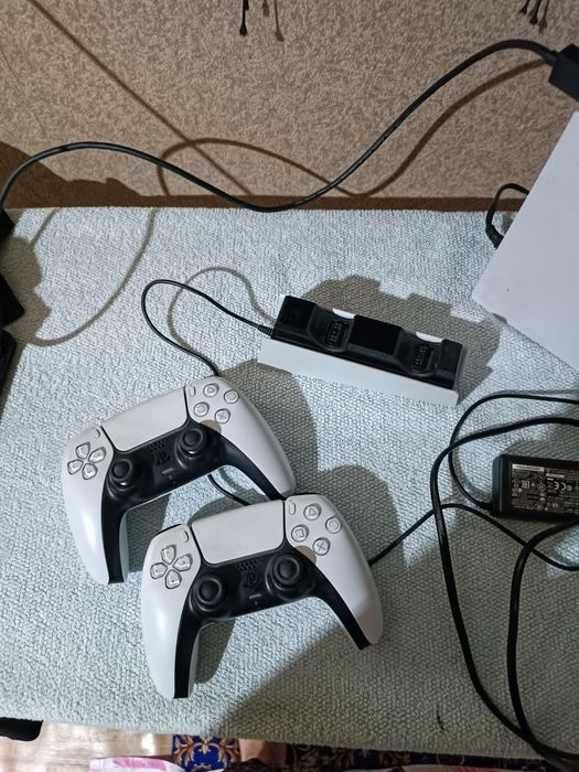 Продам ps5 с двумя