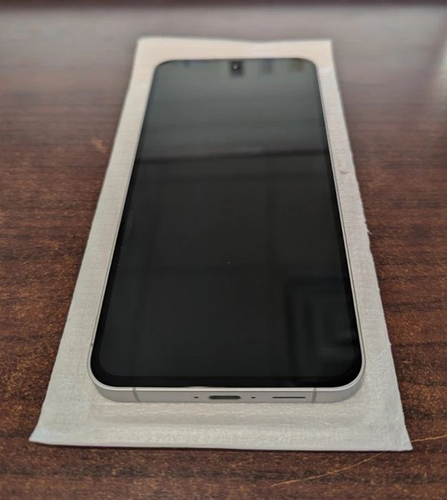 Samsung s24fe в хорошем состоинии