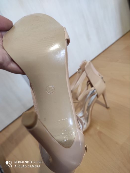 Sandale noi marimea 38