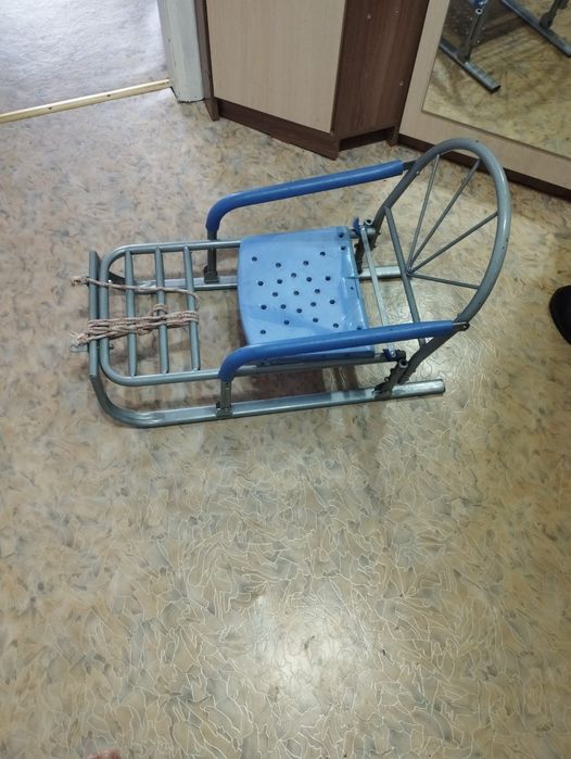 Продам зимние санки