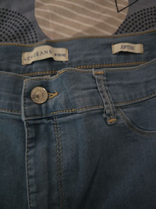 Нови дънки размер W 30за 10 евро