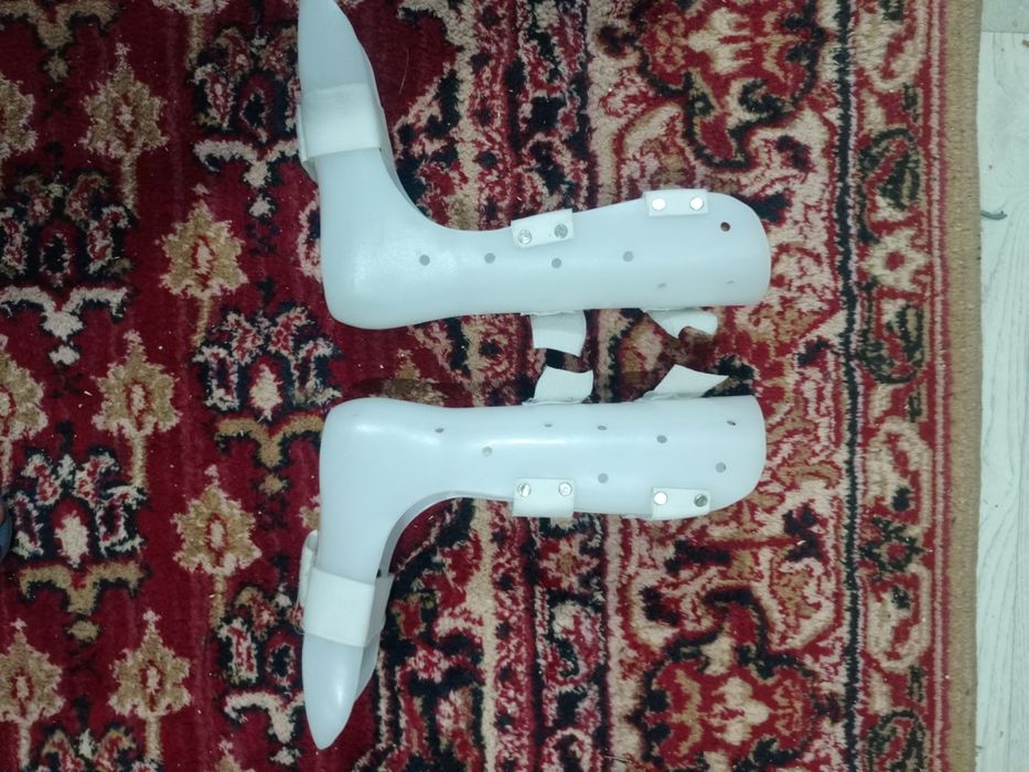 Продам туторы детские