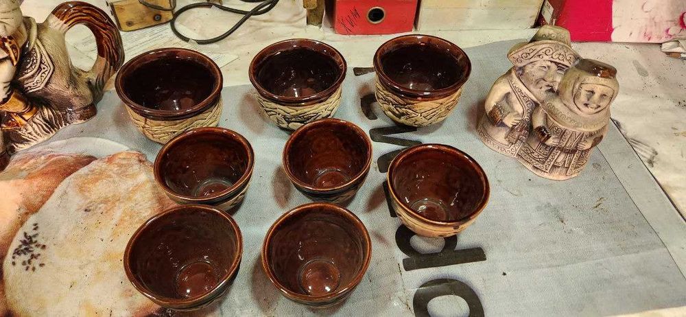 Статуэтки и посуда антикварная (коллекционная)