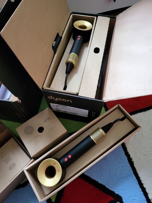 Сешоар Dyson Supersonic HD07 с Пет приставки Черен със златно НОВ