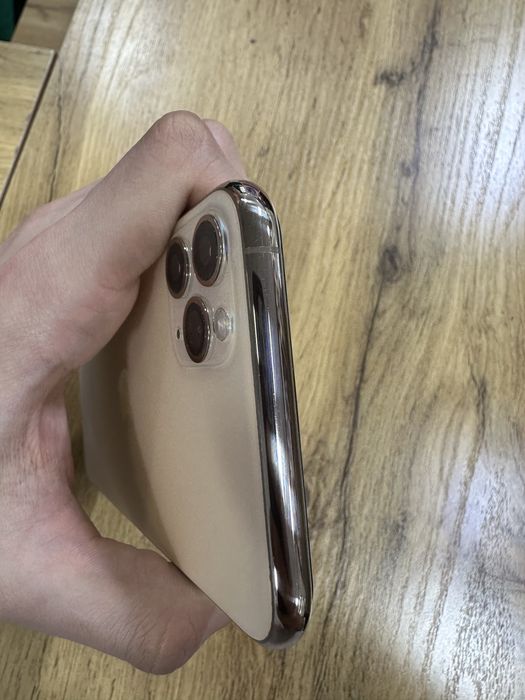 Iphone 11 pro max gold