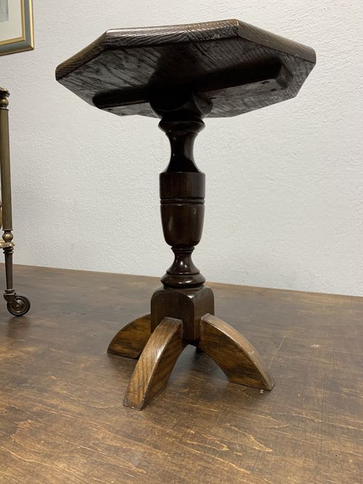 Ретро-Антикварна дъбова масичка за кафе