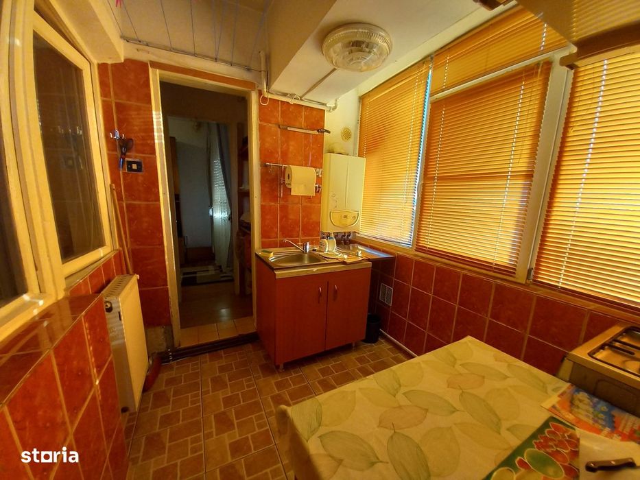 Bd. Traian - Clinica Sante, apartament 3 camere, decomandat! — fotografia 3