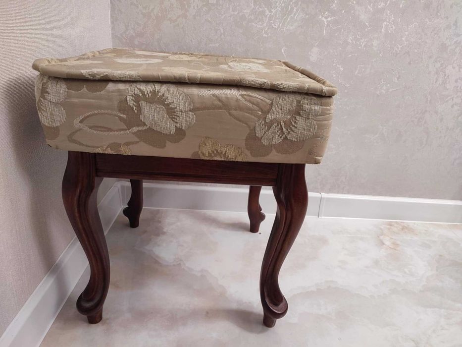 Троен диван разтегателен запазен