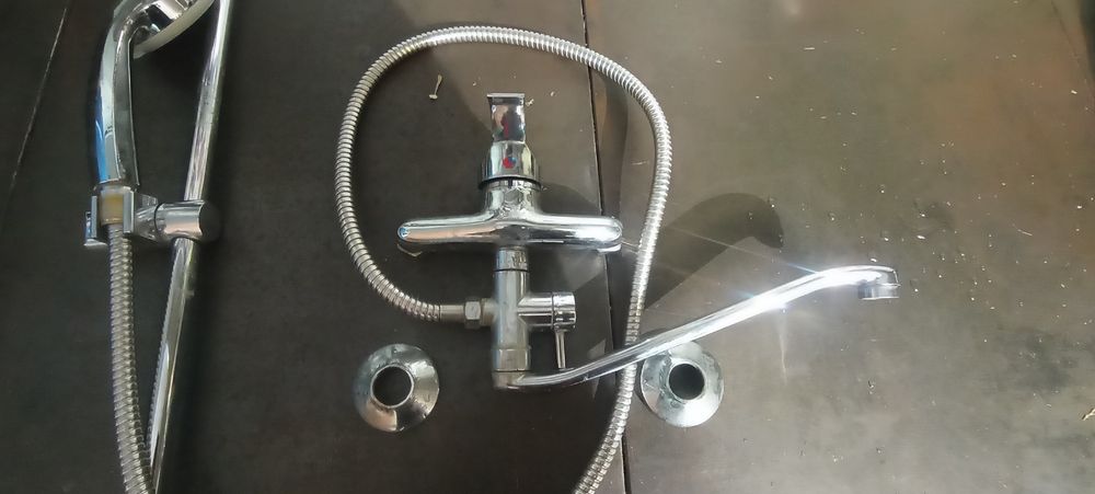 Смеситель для ванны