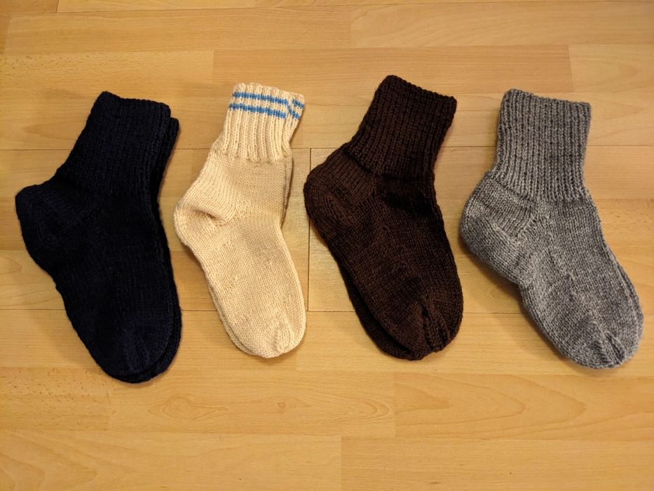 Sosete calduroase,tricotate manual!!