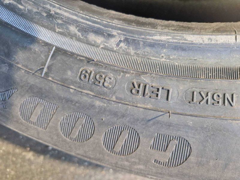 2 Goodyear R17 215/60 
летни гуми DOT1519