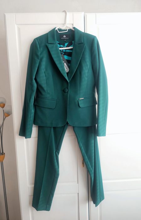 Нови дамски костюми Junona/ комплекти