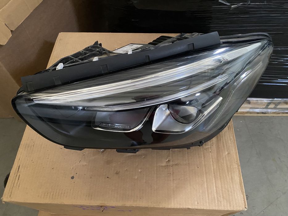 Far stg led Mercedes B class W247 dupa an 2018