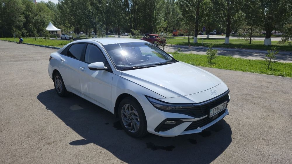 Hyndai Elantra 2024 g.