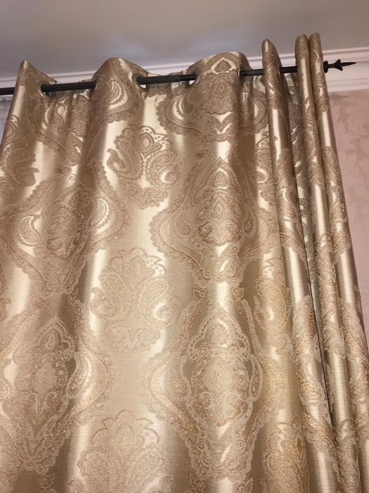 Продам портьеры на два окна