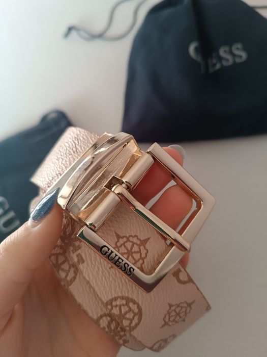 Дамски колан Guess