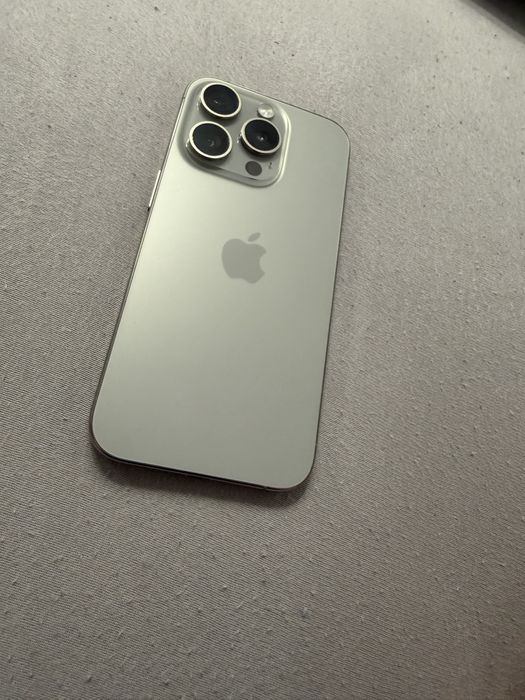 Iphone 15 pro natural titanium