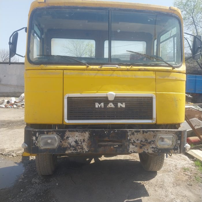 Ман автомабили сотилади