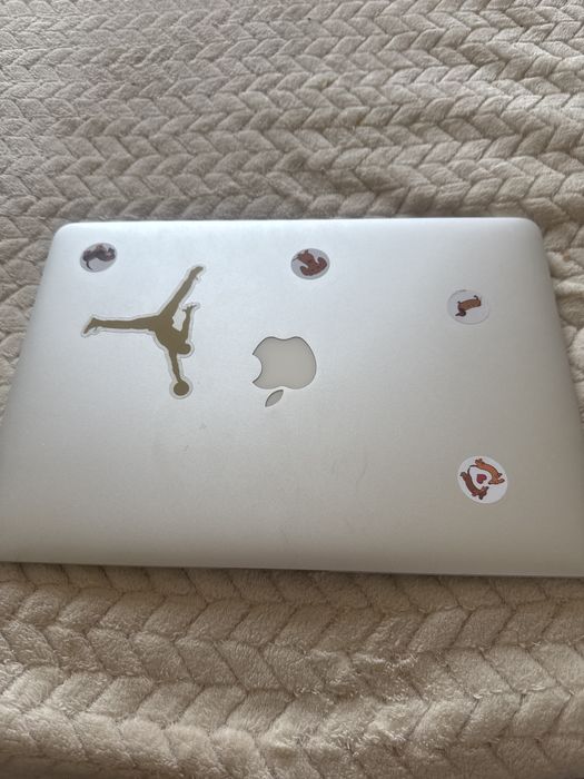 Macbook Air 2011 model A1369 ssd defect