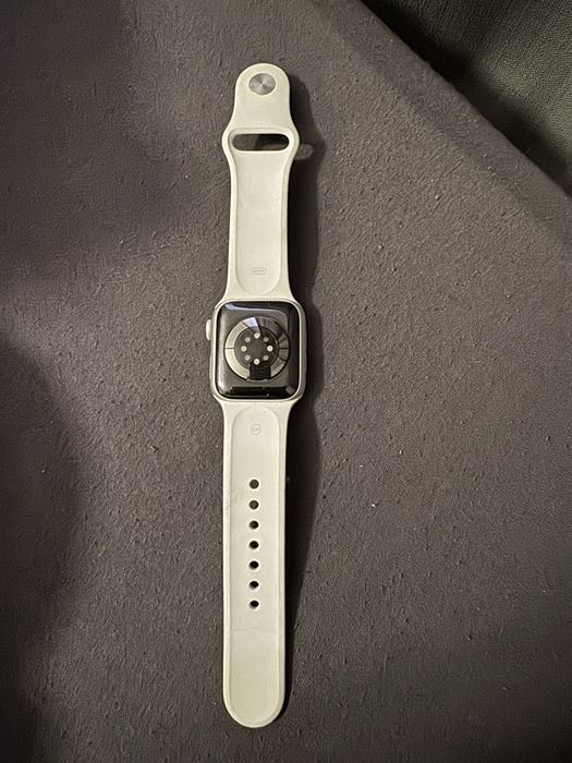 Apple Watch Series 6 (GPS + Cellular)