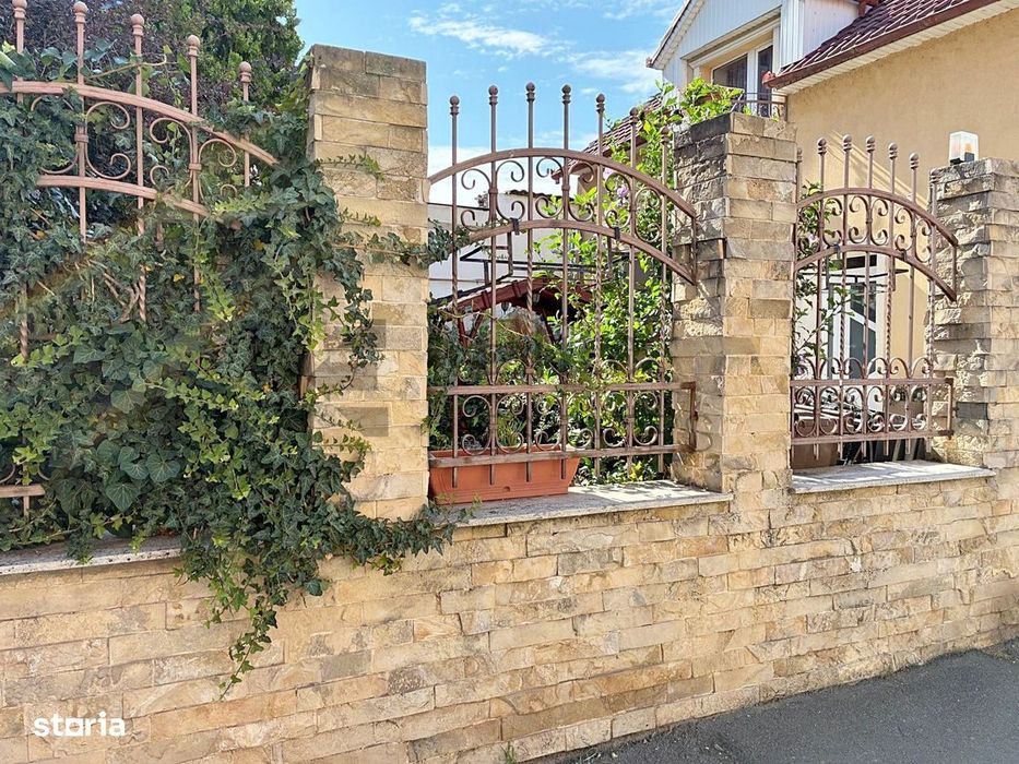 Casa singura in curte ultracentral in Oradea