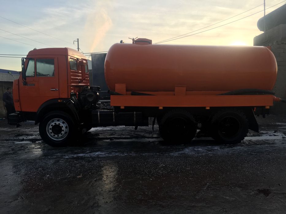 Ассенизатор Водовоз