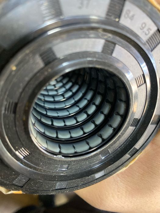 Сальник манжет колечка