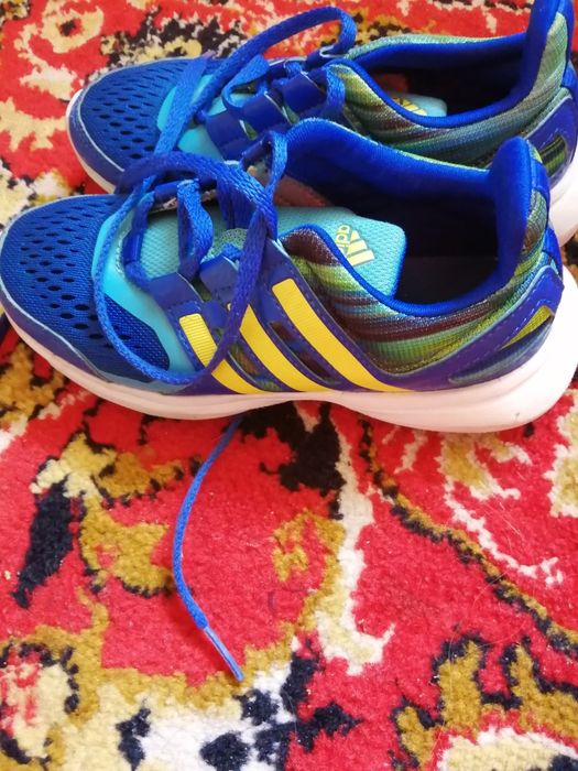 Оригинални маратонки на Adidas