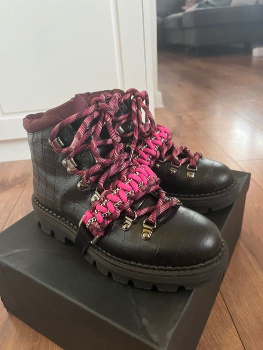 Туристически обувки PINKO