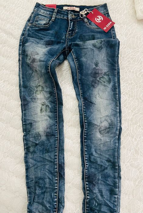 Дънки слим с декорация