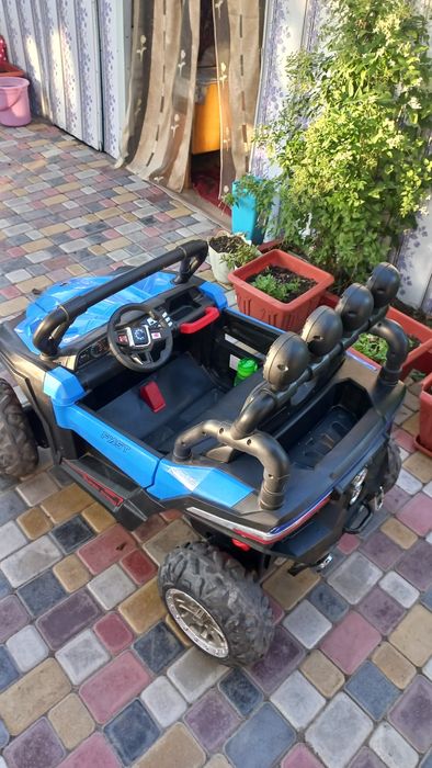 Срочно  продам  машину  детскую