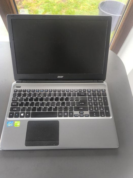 Laptop Acer Aspire E1, 8gb RAM, 256 ssd Kingston, placa video dedicata nvidia