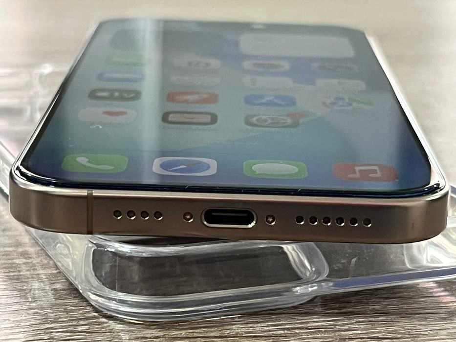 iPhone 16 Pro MAX 100% Battery