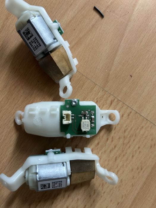 Motoras vibratii volan bmw g30 g31 g11 g12 g15 g01 g02 f93 f97