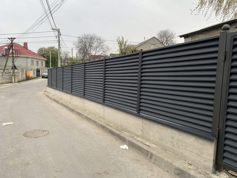 Construim garduri și porți la cerința clientului