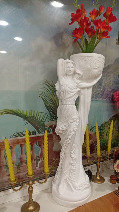 Продам напольную статуэтку