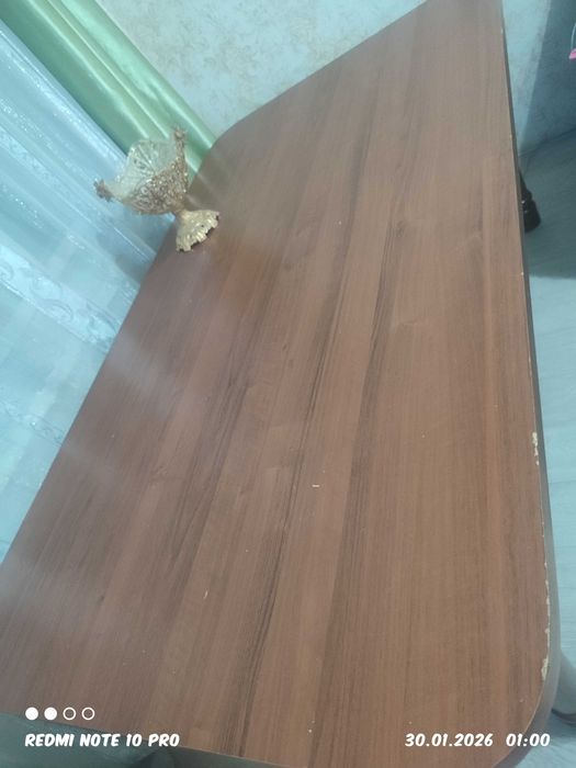 Стол для гостиной