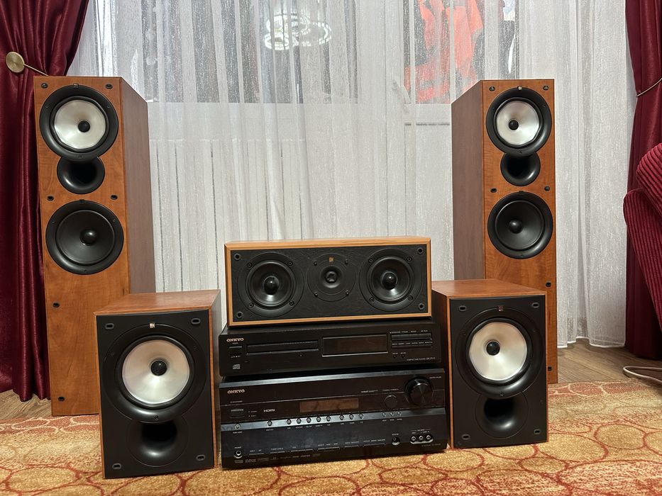 De vanzare sistem 5.1 receiver Onkyo boxe Kef