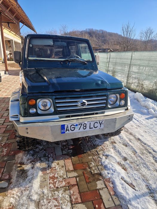 Vând Suzuki Samurai