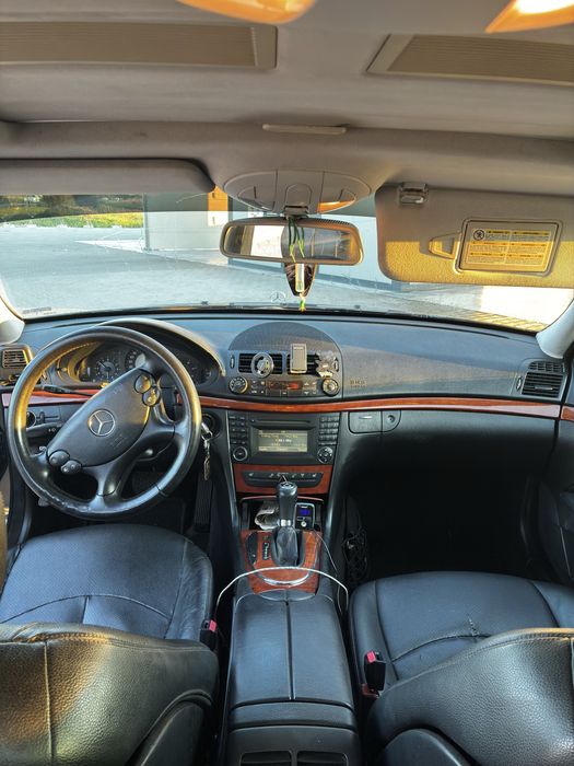 MERCEDES-BENZ E-Class 2009 — imagine 4