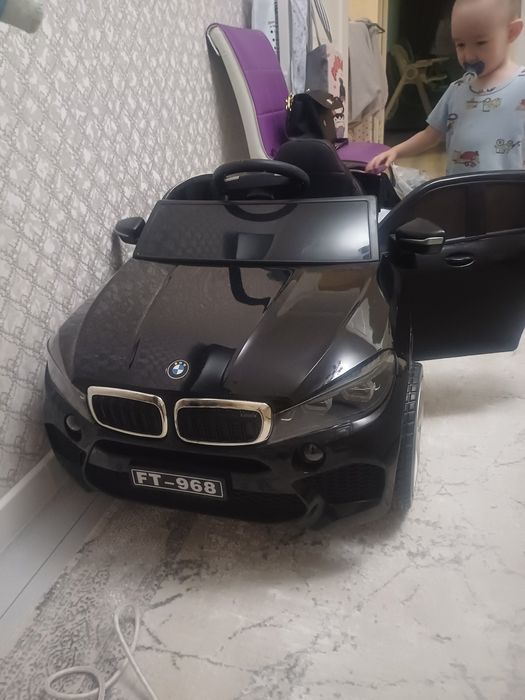 Машина новая , подарили