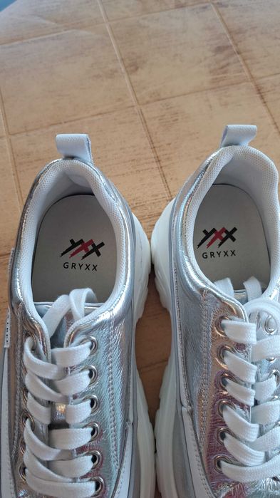 Pantofi sport din piele de la Gryxx, marimea 39, purtati o data