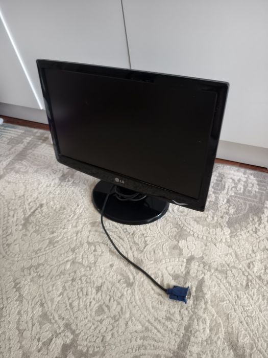 Продам монитор lg